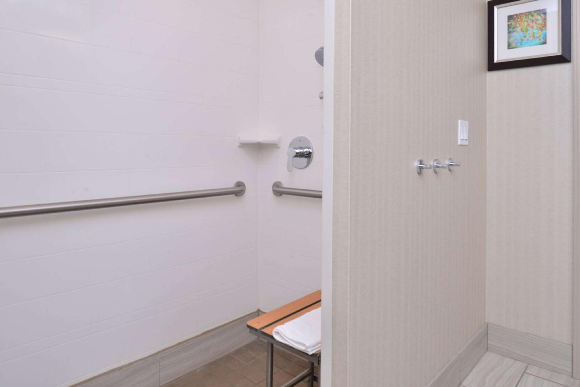 Hampton Inn & Suites Bend Esterno foto